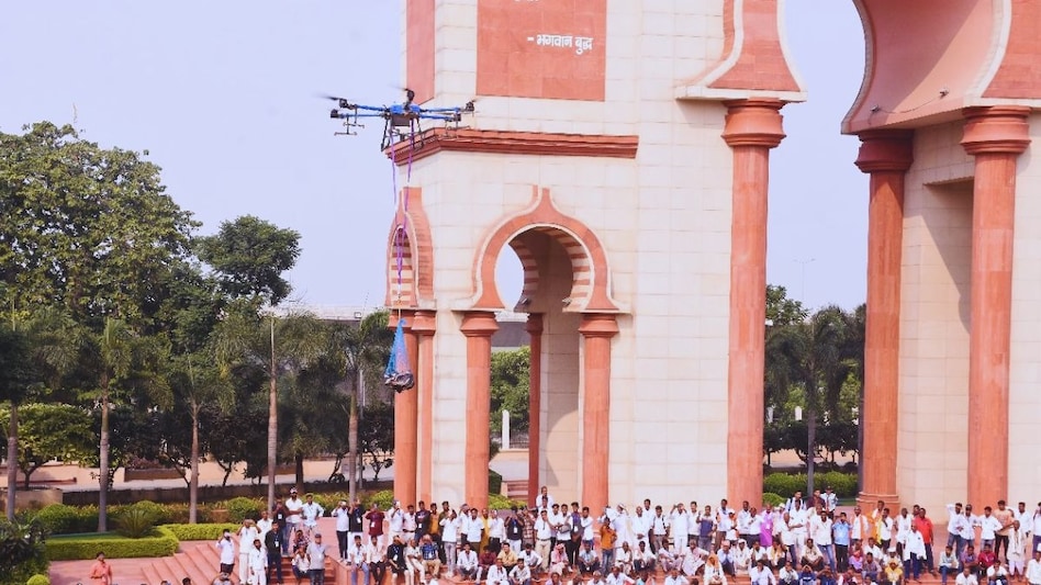 मछली उत्पादन बढ़ाने के लिए ड्रोन तकनीक का इस्तेमाल होगा, सरकार का निर्यात दोगुना करने पर जोर मछली उत्पादन बढ़ाने के लिए ड्रोन तकनीक का इस्तेमाल होगा, सरकार का निर्यात दोगुना करने पर जोर
