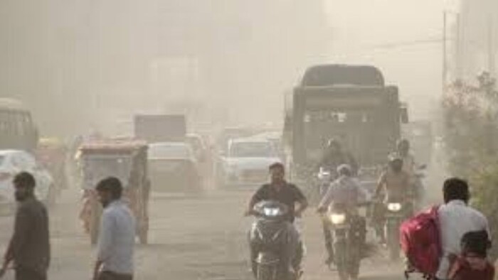 दिल्ली की खराब हवा के लिए स्थानीय सोर्स और खास तौर पर ट्रांसपोर्ट सेक्टर की भूमिका ज्यादा है.