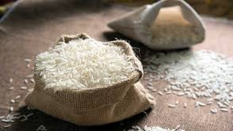 भारतीय चावल की पहुंच से वैश्विक बाजार में हलचल, 15 दिन में कीमतें 10 फीसदी लुढ़कीं  भारतीय चावल की पहुंच से वैश्विक बाजार में हलचल, 15 दिन में कीमतें 10 फीसदी लुढ़कीं