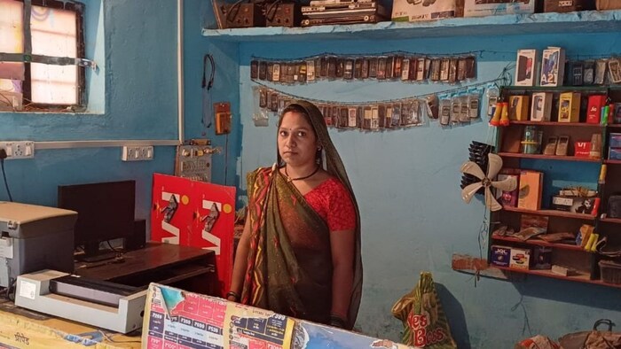 राष्ट्रीय ग्रामीण आजीविका मिशन के स्वयं सहायता समूह से बदला माया विश्वकर्मा का जीवन.