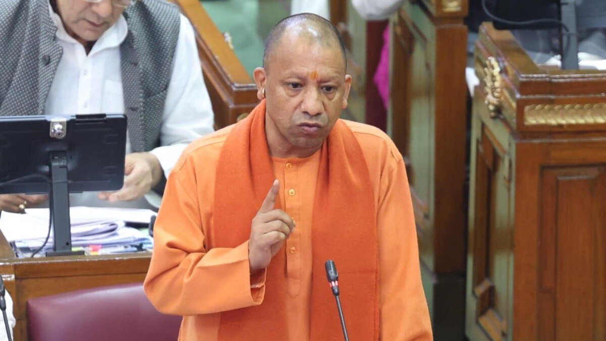 यूपी विधानसभा में CM योगी बोले- आप चीनी उद्योगों को तबाह कर रहे थे, हम कर रहे हैं आबाद 