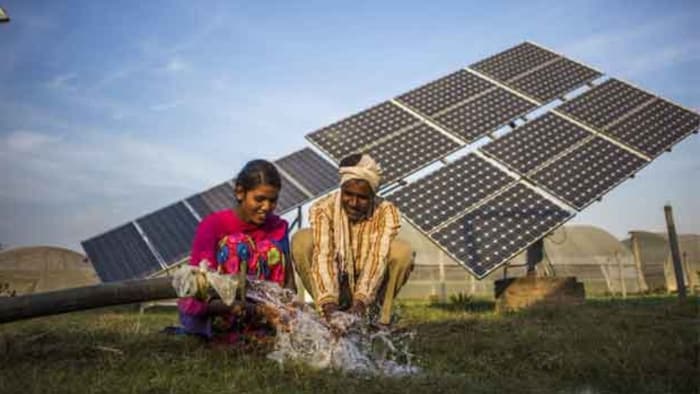 बिजली आपूर्ति के लिए महाराष्ट्र में सोलर कृषि फीडर योजना चल रही है.