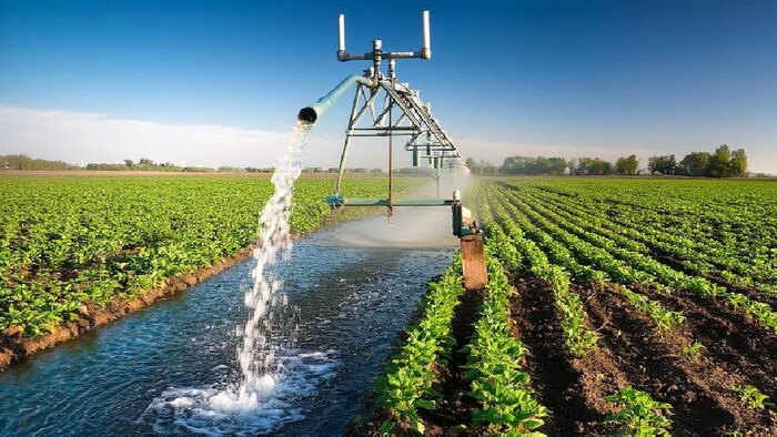 परियोजनाओं के जरिए किसानों की सिंचाई लागत 50 फीसदी से भी ज्यादा घट जाएगी.