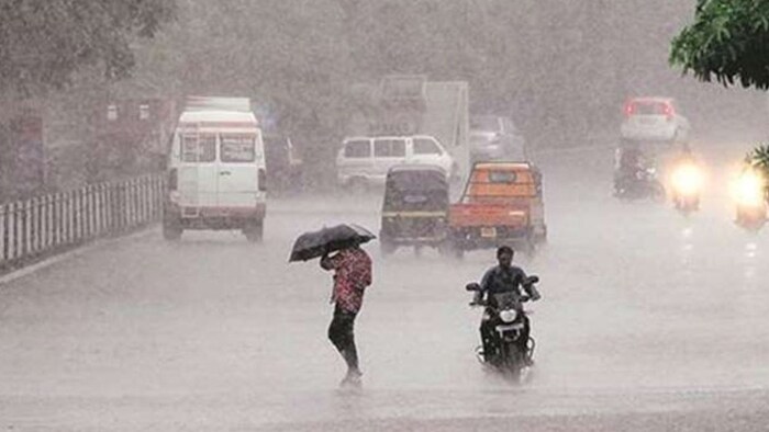 प्रदेश के दोनों हिस्सों में बारिश का अलर्ट जारी हुआ है.