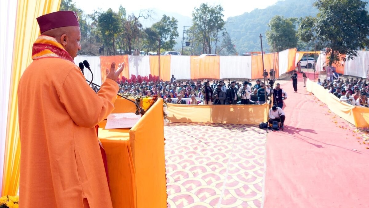 सीएम योगी ने उत्‍तराखंड में किसान मेले का किया उद्घाटन, पड़ोसी राज्‍य को दिए खेती-पशुपालन के टिप्‍स