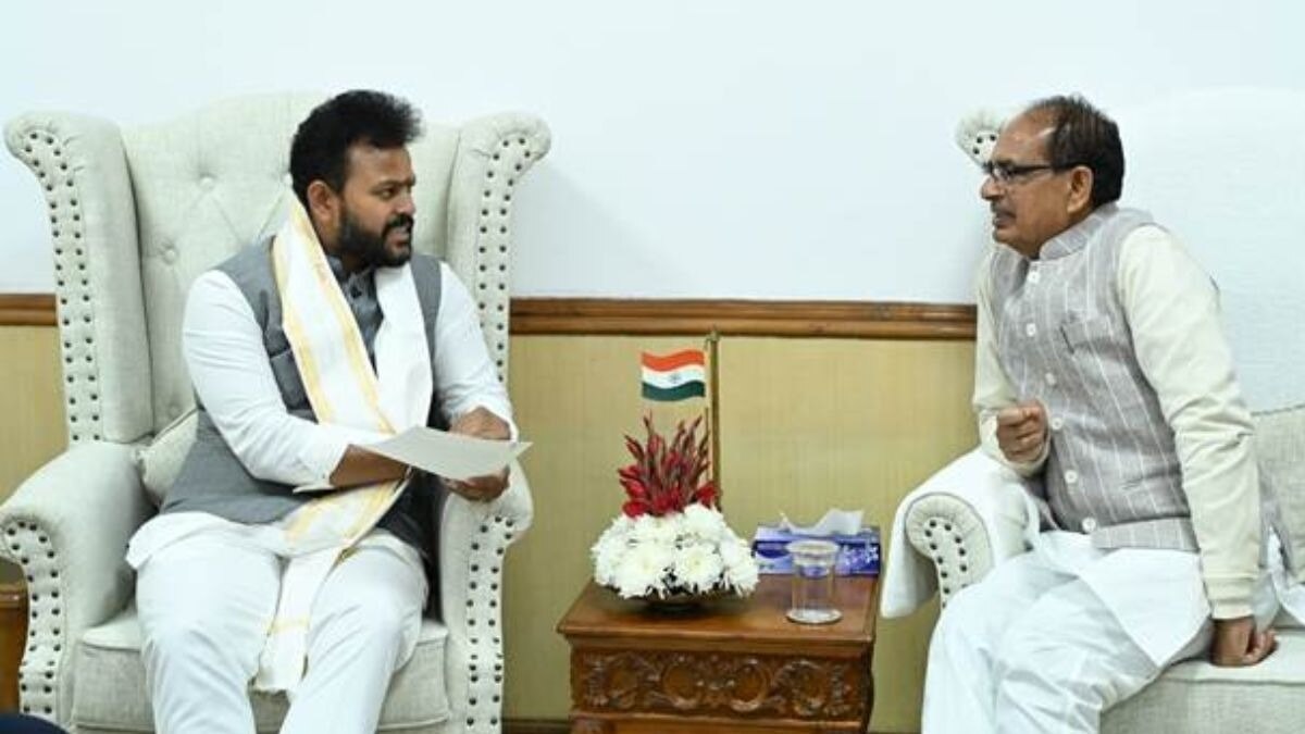 Shivraj Singh Chouhan Meets Ram Mohan