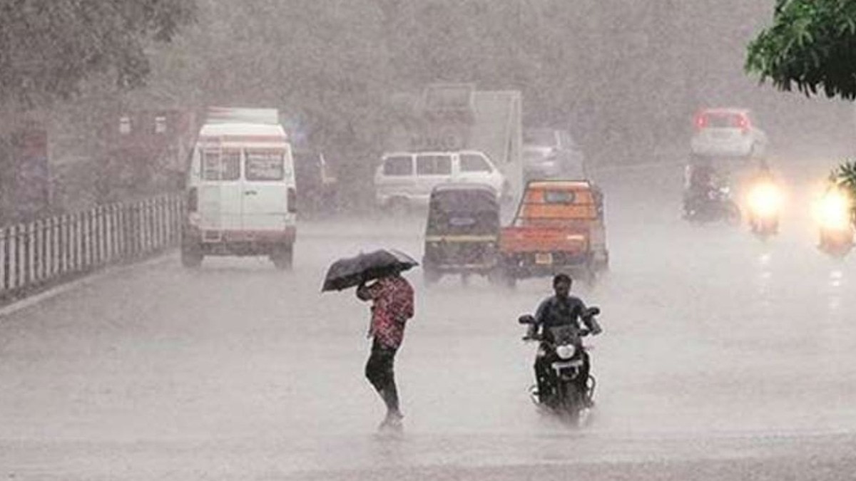 प्रदेश के दोनों हिस्सों में बारिश का अलर्ट जारी हुआ है.