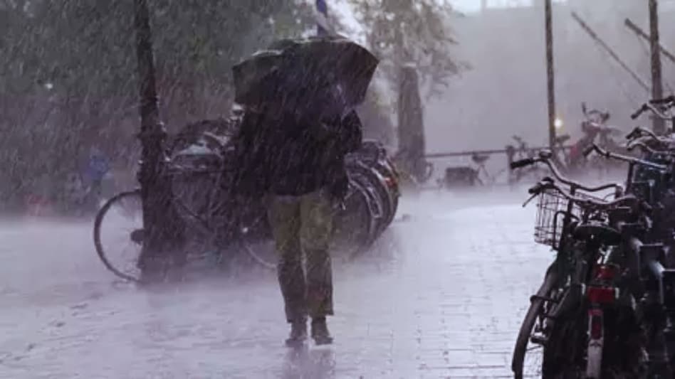 दिल्ली-NCR में बदला मौसम का मिजाज, इन राज्यों में बारिश-ओलावृष्टि का अलर्ट जारी दिल्ली-NCR में बदला मौसम का मिजाज, इन राज्यों में बारिश-ओलावृष्टि का अलर्ट जारी