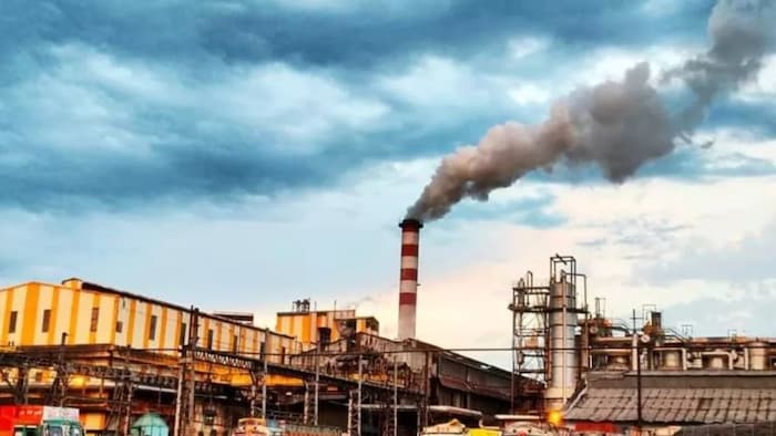 चीनी मिल लोगों को दे रही है कालापानी की सजा