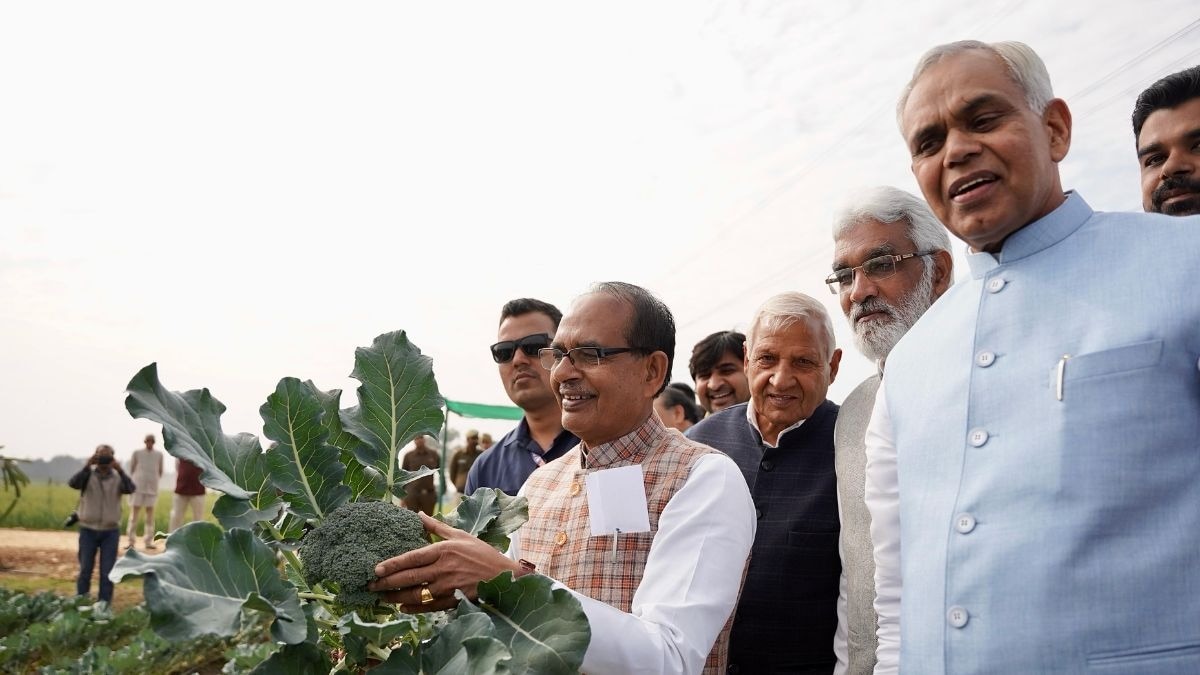 Shivraj Visits Natural Farming Field