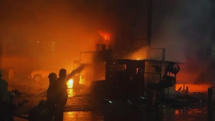 पाईपों में भीषण आग (सांकेतिक तस्वीर)