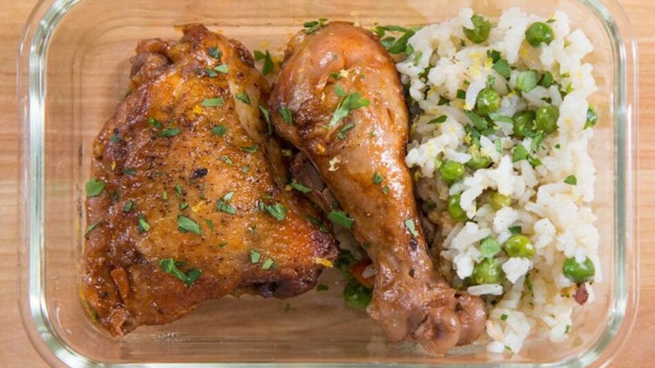 Poultry Tariff: पोल्ट्री पर इसलिए टैरिफ कम कराना चाहता है अमेरिका, पढ़ें चिकन लेग पीस का पूरा खेल Poultry Tariff: पोल्ट्री पर इसलिए टैरिफ कम कराना चाहता है अमेरिका, पढ़ें चिकन लेग पीस का पूरा खेल