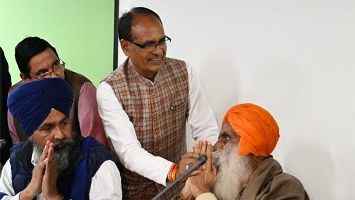 Agriculture Minister Shivraj Singh Chauhan with Jagjit Dallewal