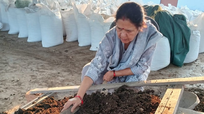 यूपी के मिर्जापुर जिले की महिला किसान कनक लता (Photo-Kisan Tak)