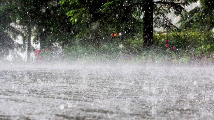 गर्मी से लोगों को मिली राहत