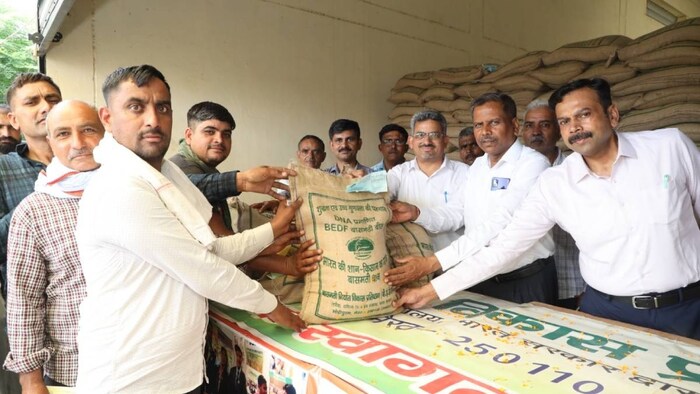 किसानों को मिले बासमती चावल के बीज