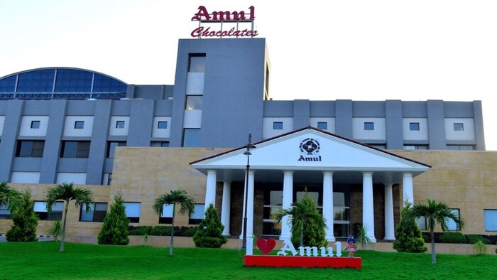 अमूल ब्रांड वाली GCMMF दुनिया की 8वीं सबसे बड़ी डेयरी कंपनी है.