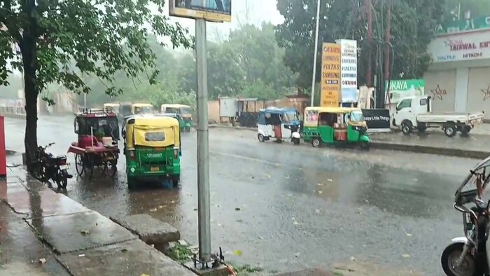 लखनऊ, कानपुर, आगरा में बारिश और तेज हवाओं का अनुमान