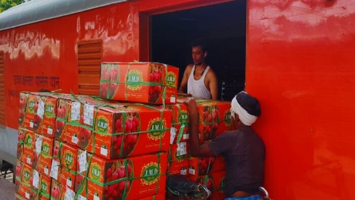 लीची स्पेशल ट्रेन