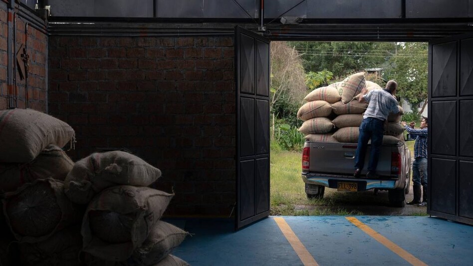 भारत-पाकिस्तान तनाव: जरूरत से ज्यादा स्टॉक करने से बचें, CAIT ने दी नागरिकों को सलाह   भारत-पाकिस्तान तनाव: जरूरत से ज्यादा स्टॉक करने से बचें, CAIT ने दी नागरिकों को सलाह