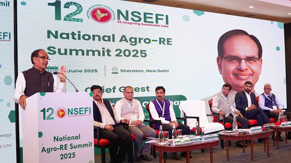 अन्नदाता के साथ ऊर्जादाता भी बनें हमारे किसान, इंटीग्रेटेड फार्मिंग को बढ़ावा देना जरूरी: कृषि मंत्री अन्नदाता के साथ ऊर्जादाता भी बनें हमारे किसान, इंटीग्रेटेड फार्मिंग को बढ़ावा देना जरूरी: कृषि मंत्री