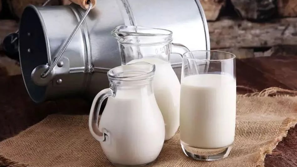 Milk Adulteration: दूध में पानी की मिलावट या सिंथेटिक होने का शक है तो घर पर करें जांच, ये है तरीका  Milk Adulteration: दूध में पानी की मिलावट या सिंथेटिक होने का शक है तो घर पर करें जांच, ये है तरीका