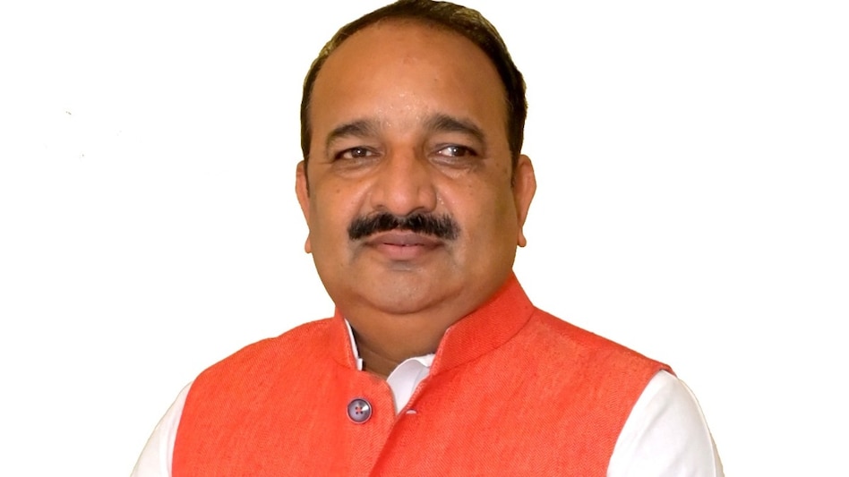 उत्तर प्रदेश के किसान अब होंगे ग्लोबल, आलू और आम बनेंगे विकास की सीढ़ी: यूपी उद्यान मंत्री उत्तर प्रदेश के किसान अब होंगे ग्लोबल, आलू और आम बनेंगे विकास की सीढ़ी: यूपी उद्यान मंत्री