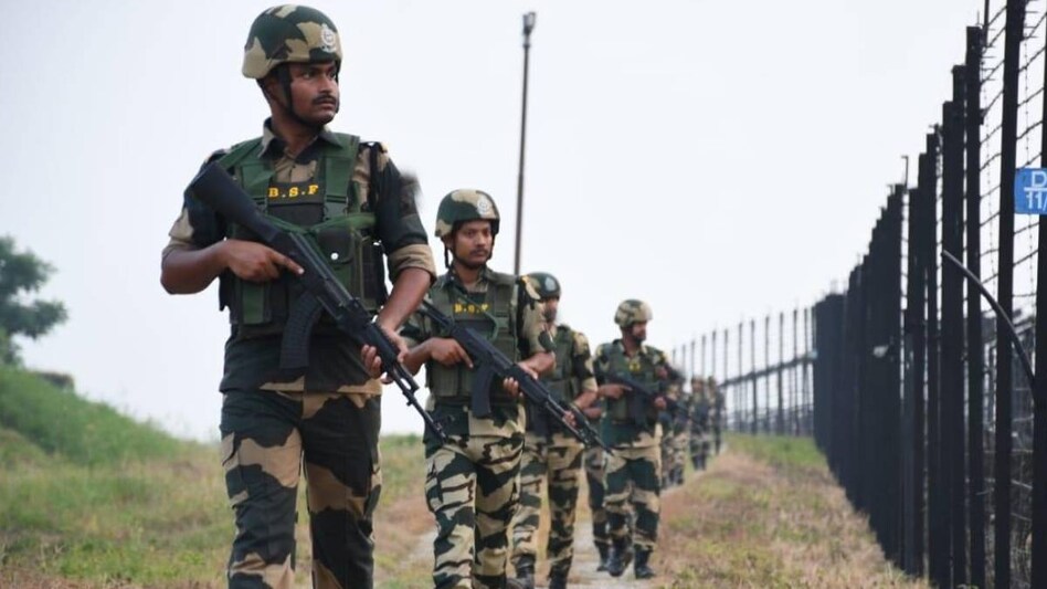 India Pakistan: पाकिस्तान बॉर्डर पर खेत देखने गया किसान गायब, परिवार ने जयशंकर से मांगी मदद  India Pakistan: पाकिस्तान बॉर्डर पर खेत देखने गया किसान गायब, परिवार ने जयशंकर से मांगी मदद