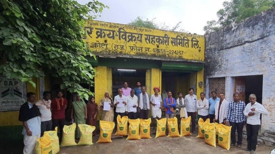 4000 किसानों को मुफ्त मिले 3200 क्विंटल सोयाबीन के बीज, कृषि मैपर पोर्टल पर हुआ रजिस्ट्रेशन 4000 किसानों को मुफ्त मिले 3200 क्विंटल सोयाबीन के बीज, कृषि मैपर पोर्टल पर हुआ रजिस्ट्रेशन