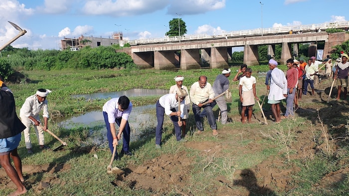सीएम योगी के निर्देश पर श्रावस्ती में बूढ़ी राप्ती के पुनरोद्धार का कार्य शुरू