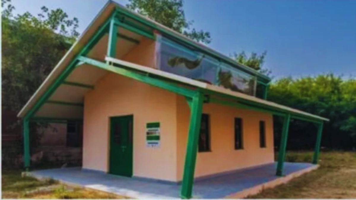 गन्ने के कचरे से बना क्लासरूम