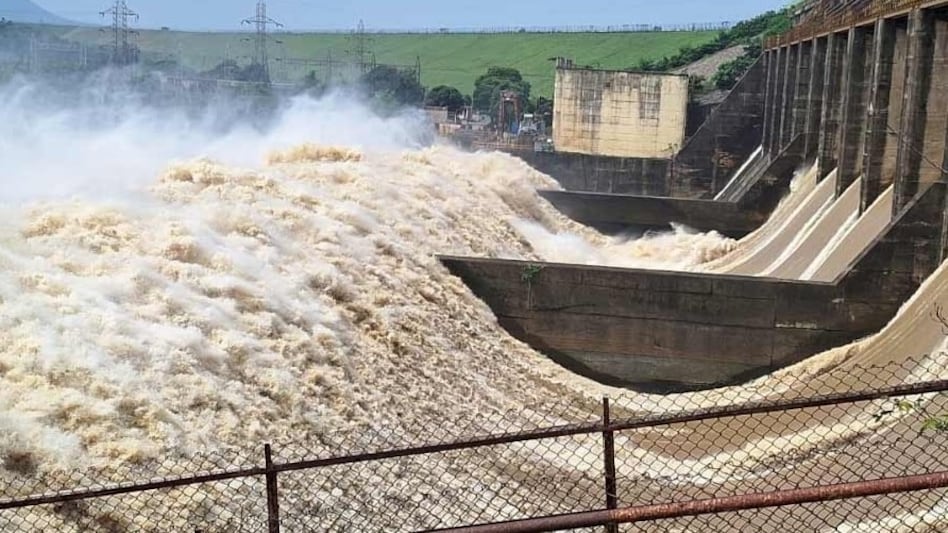 देश में बाढ़ और नुकसान की भविष्यवाणी के लिए AI का हो रहा इस्तेमाल, जानिए कैसे काम करता है मॉडल देश में बाढ़ और नुकसान की भविष्यवाणी के लिए AI का हो रहा इस्तेमाल, जानिए कैसे काम करता है मॉडल