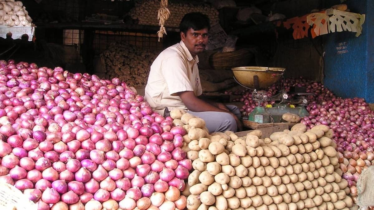 potatoes onion price  