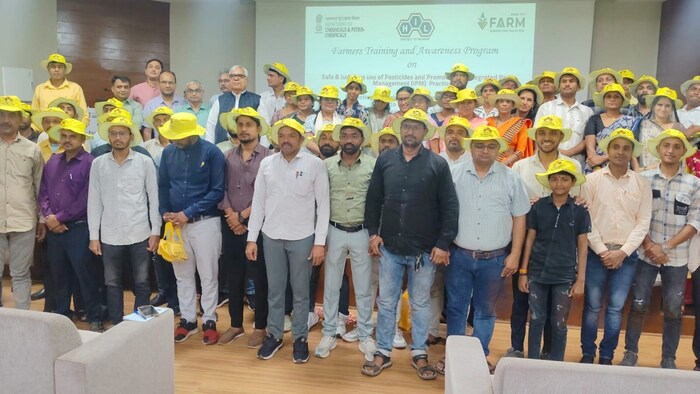 किसानों को सोयाबीन के खाद्य उपयोग और कीटनाशकों के सुरक्षित उपयोग पर दी गई ट्रेनिंग
