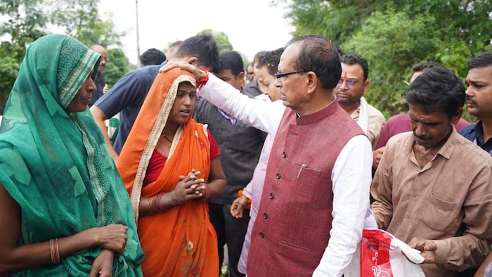 Shivraj Singh Chauhan started a campaign to give more loans to women