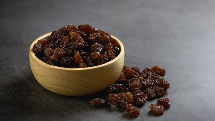 Eating raisins like this relieves constipation, is a friend of the liver