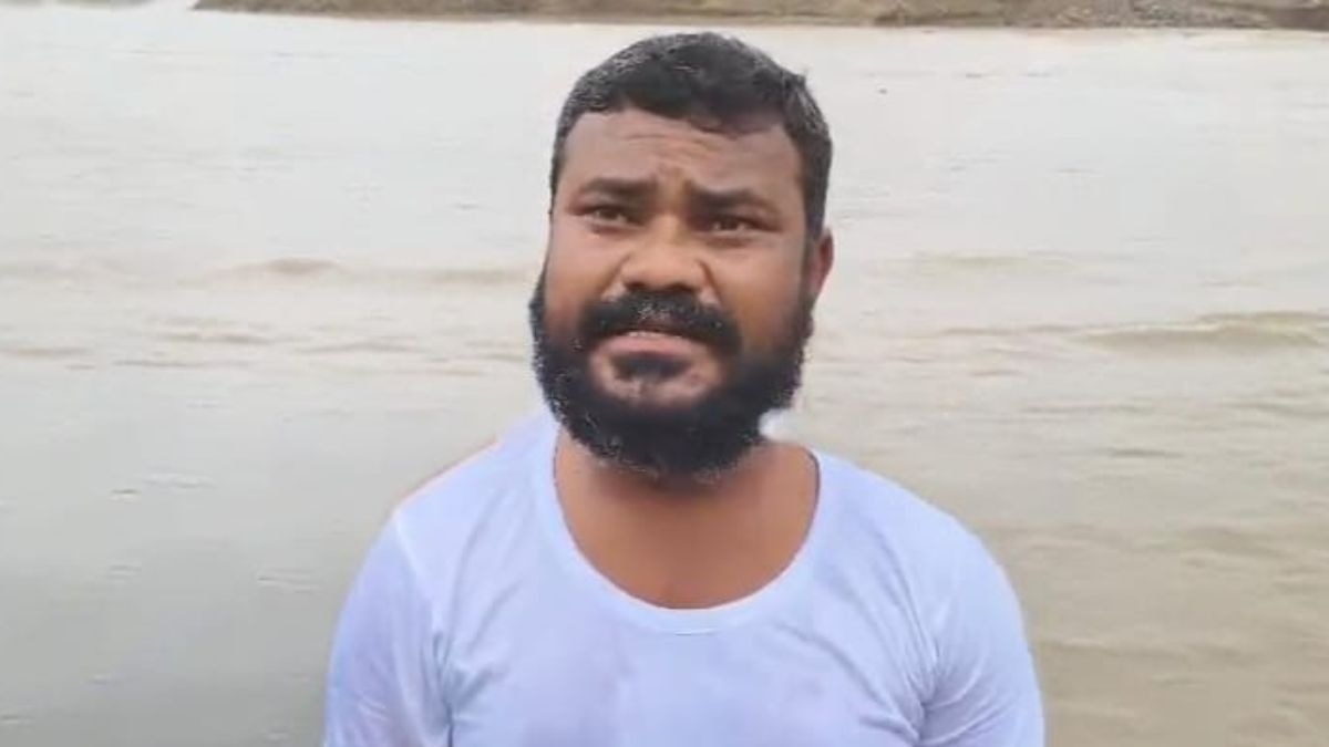किसान ने लगाई नदी में छलांग