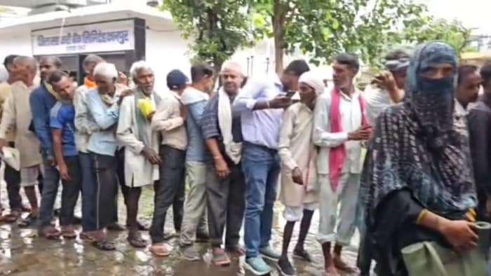 Kanpur Dehat Khad Issue