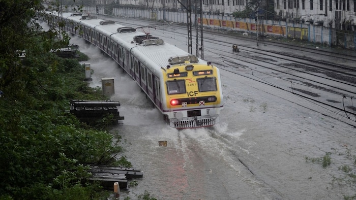 Waterlogging in Mumbai after heavy rain