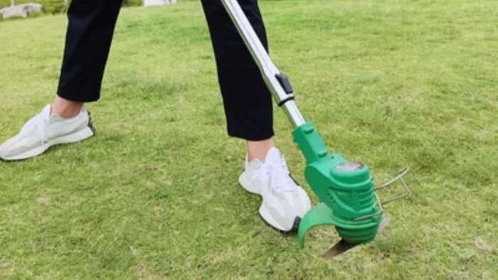 Battery grass cutter