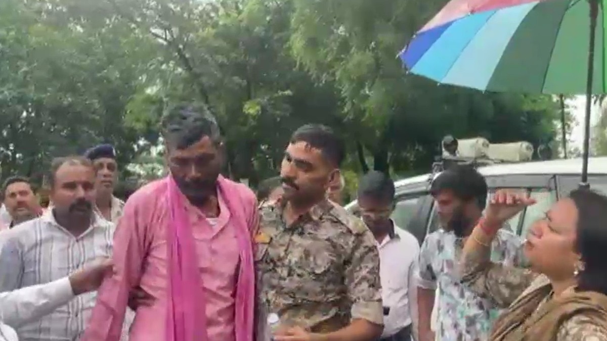 मूंग का भुगतान नहीं होने पर किसान ने की खुदकुशी की कोशिश, पेड़ पर चढ़कर फंदा लगाया