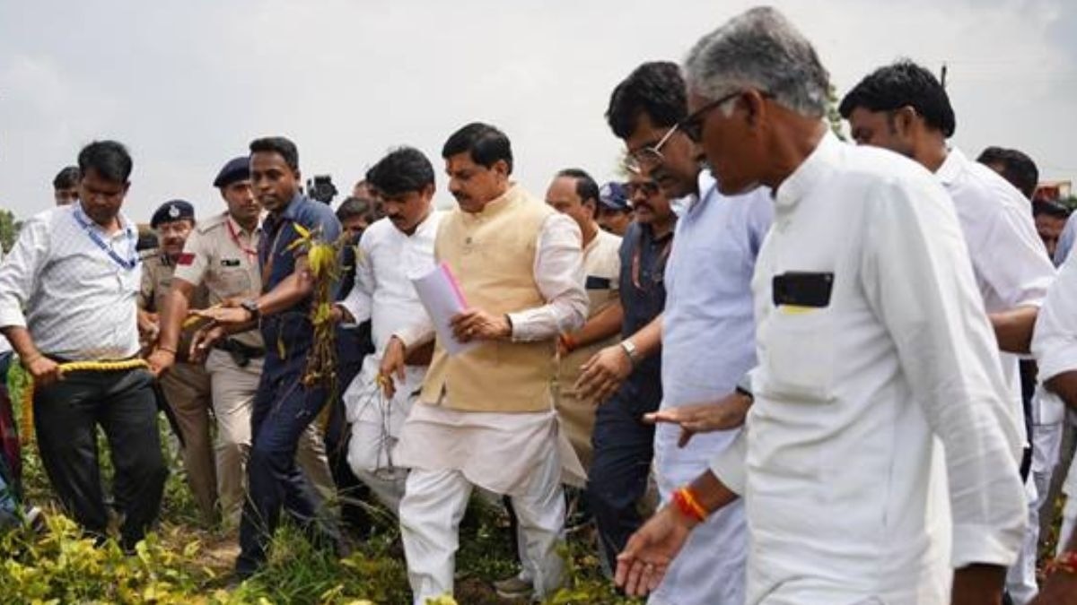 CM मोहन यादव ने शाजापुर में देखा सोयाबीन फसल का नुकसान, अब प्रदेशभर में होगा सर्वे