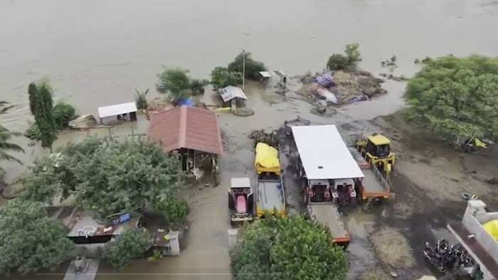 महाराष्ट्र में बाढ़ से किसान परेशान