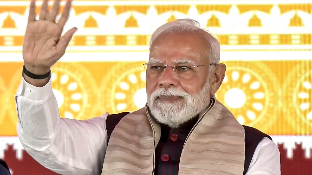 मोदी पर महिलाओं का वार, बिहार की बहनों को 10,000, गुजरात के लोगों को वादों का इंतजार