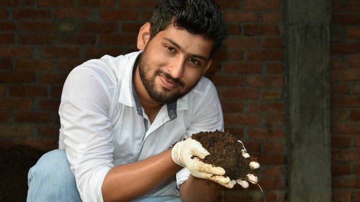 बरेली जिले के राजेंद्र नगर निवासी युवा किसान प्रतीक बजाज