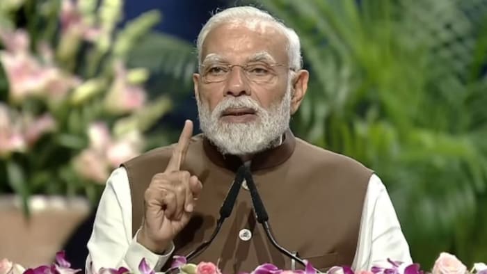 PM मोदी ने कांग्रेस पर साधा निशाना