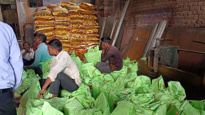 Dholpur Fake Fertilizer raid