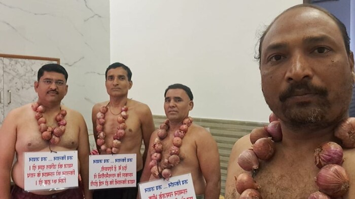 onion farmers protest delhi