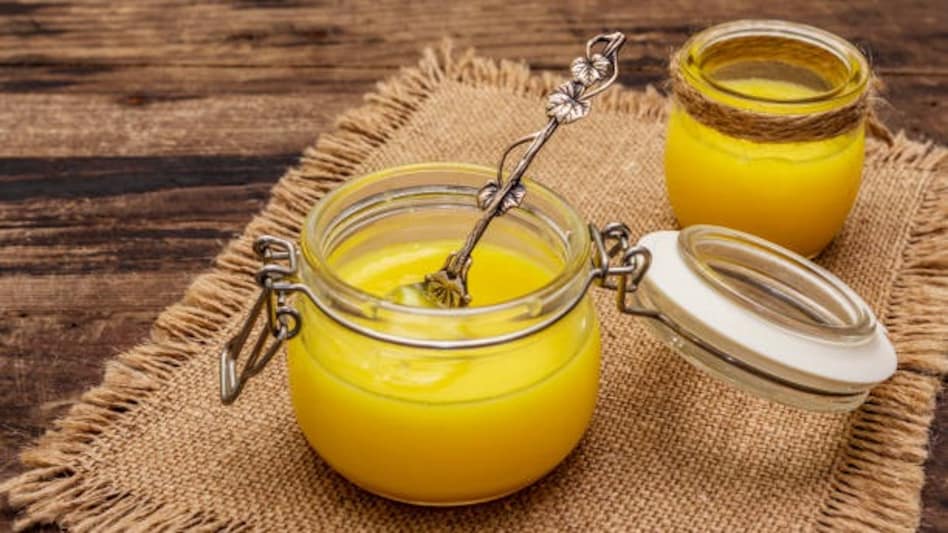 Ghee-Butter Export: घी-मक्खन के चलते भारत के डेयरी बाजार पर है दुनियाभर की नजर, जानें क्या कहते हैं आंकड़े  Ghee-Butter Export: घी-मक्खन के चलते भारत के डेयरी बाजार पर है दुनियाभर की नजर, जानें क्या कहते हैं आंकड़े