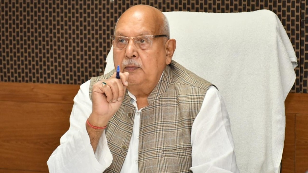 UP News: यूपी में खाद के संकट पर कृषि मंत्री सूर्य प्रताप शाही ने दिया बड़ा बयान, जानें क्या बोले